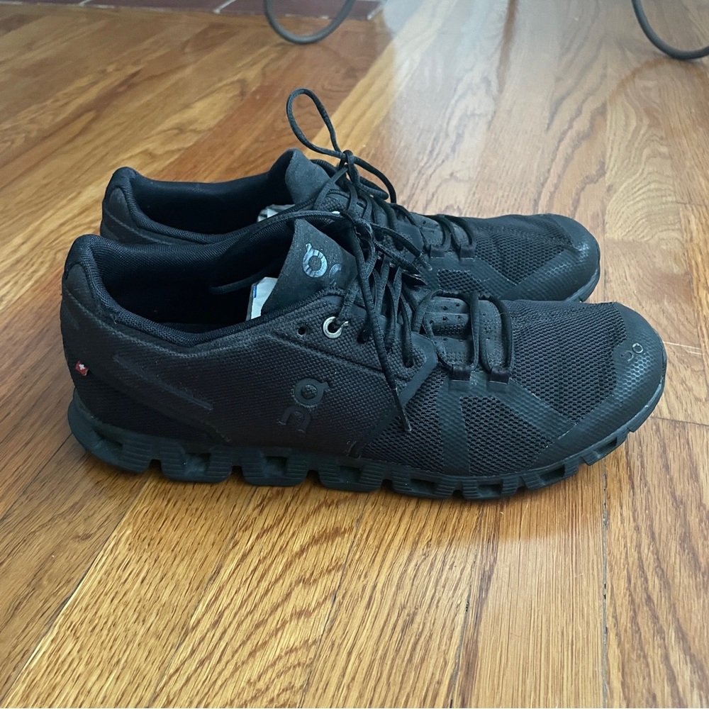 On Running Men's Black Athletic Shoes 8.5